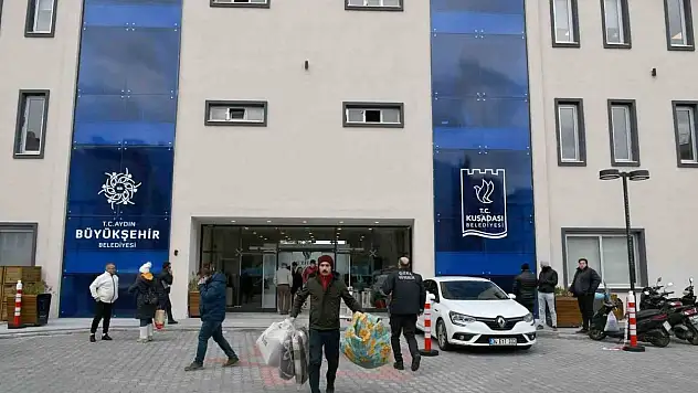Başkan Günel'in çağrısı ile Kuşadası depremzedeler için tek yürek oldu