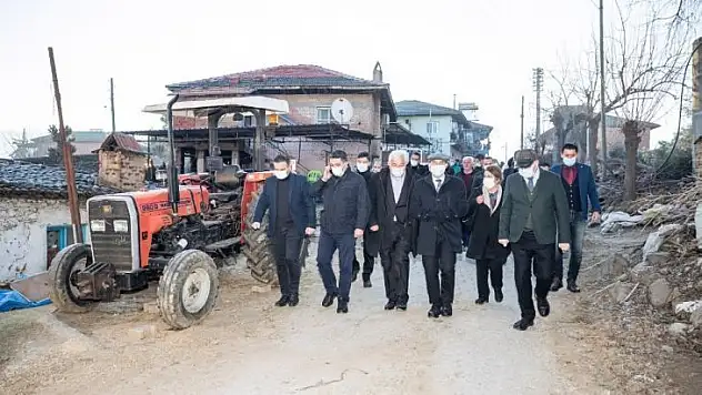 Başkan Soyer'in Küçük Menderes turu Kiraz'dan başladı