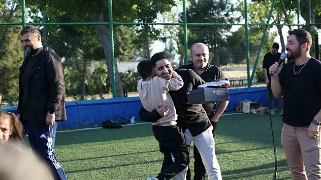 Bayraklı'da 23 Nisan, sporla taçlandı