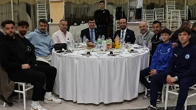 Belediye Kütahyaspor'un iftar programında genç sporcular bir araya geldi