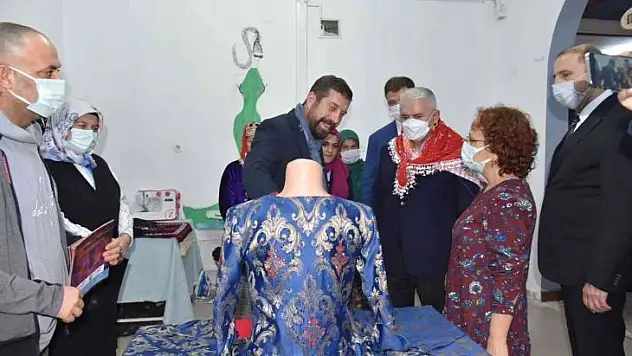 Binali Yıldırım, gençlerle Yörük çadırında buluştu