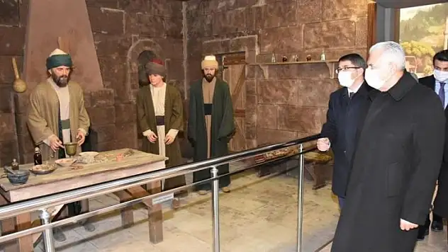Binali Yıldırım Şehzadelerpark'ı çok beğendi