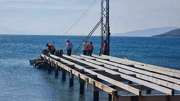 Bodrum Belediye Başkanı Aras kendi iskelesini yıktırdı
