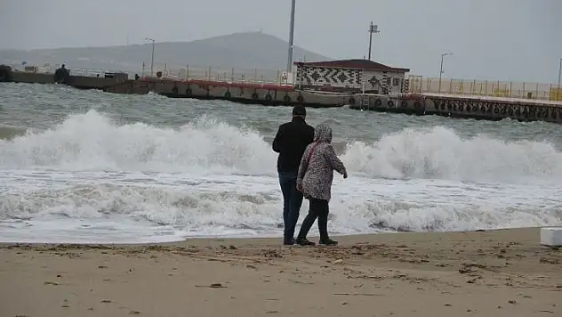 Bozcaada seferlerine fırtına engeli