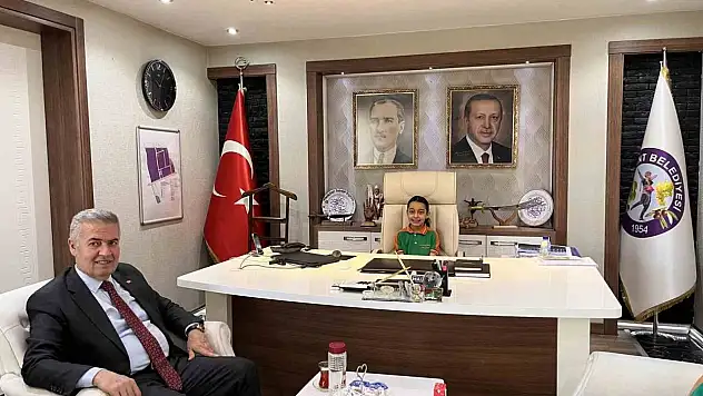 Buharkent'te geleceğin başkanları göreve başladı