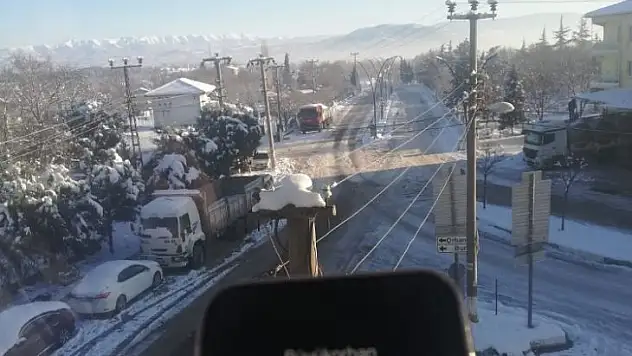 Bursa buz tuttu, sıcaklık eksi 18'i gördü