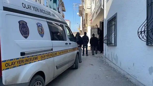 Bursa'da 3 katlı evinin çatısını tamir ederken yere düşüp hayatını kaybetti