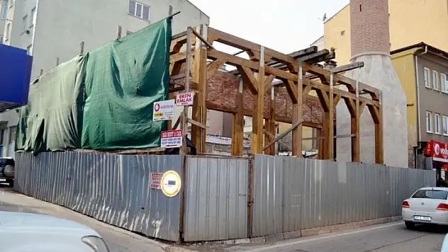 Bursa'da 300 yıllık cami 3 yıldır onarılmayı bekliyor