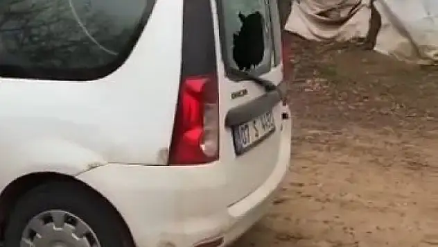 Bursa'da elindeki kürekle otoparktaki araçlara zarar veren şahıs tutuklandı