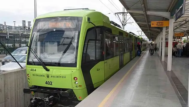 Bursa'da öğrenciler 2022'ye indirimli ulaşımla başladı