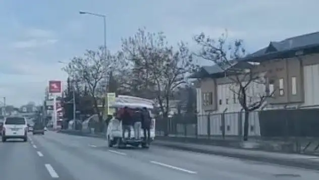 Bursa trafiğindeki tehlikeli yolculuklar kameraya yansıdı