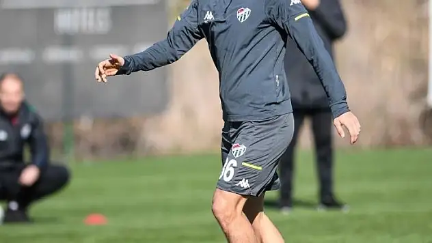 Bursaspor'da Burak Altıparmak belirsizliği