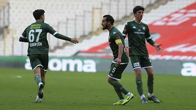 Bursaspor'da Emirhan Aydoğan'ın sözleşmesi feshedildi