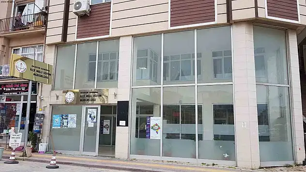 Çalıştığı Milli Eğitim Müdürlüğü'nden hırsızlık yaptı