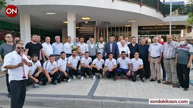 Çan Belediyesi pehlivanlarını davul zurna ile karşıladı