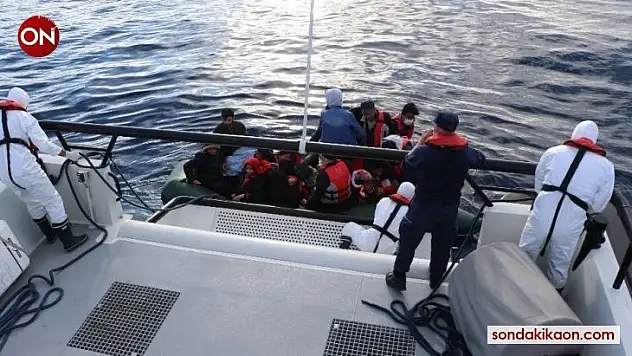 Çanakkale açıklarında 17 düzensiz göçmen kurtarıldı