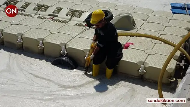 Çanakkale Boğazı'nda müsilaj temizliği 4'üncü gününde devam ediyor