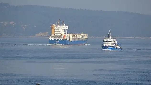 Çanakkale Boğazı tek yönlü gemi trafiğine kapatıldı