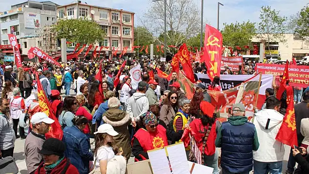 Çanakkale'de 1 Mayıs Emek ve Dayanışma günü coşkuyla kutlandı