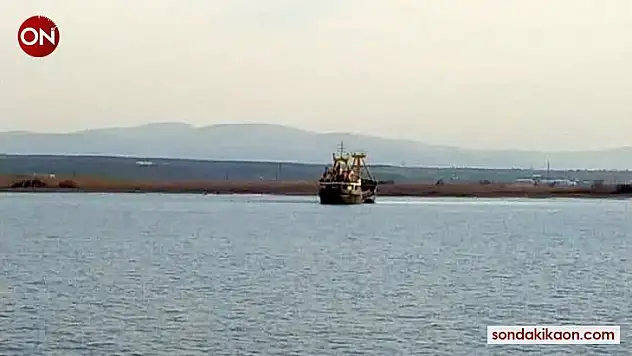 Çanakkale'de karaya oturan gemi kurtarıldı