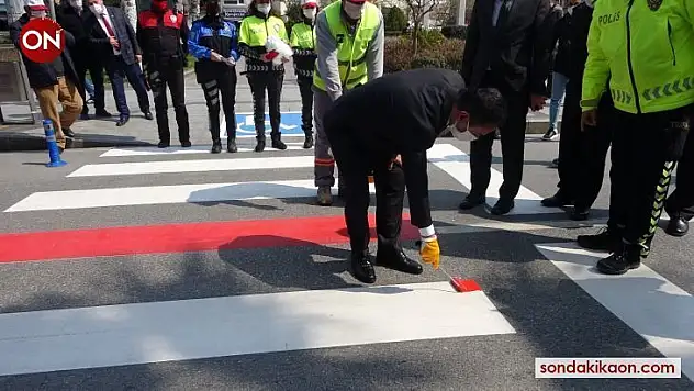 Çanakkale'de yaya geçitlerine 'kırmızı çizgi' uygulaması