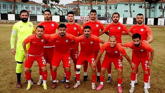 Çeşme Belediyespor 15 puanla lider