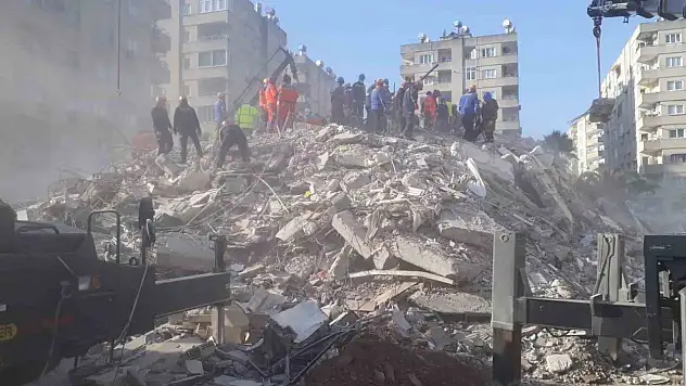 Deprem bölgesinde Bandırma 911 hayat kurtarıyor