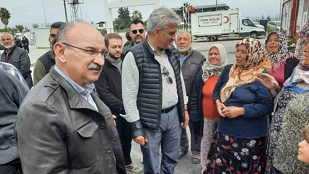 Deprem bölgesinde görevlendirilen Manisa Valisi Karadeniz vazifeye başladı