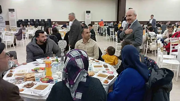 Depremzede ailelere iftar