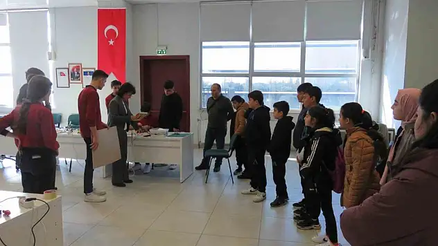 Depremzede çocuklara bilim turu
