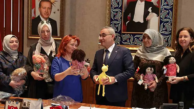 Depremzede çocukların bayram hediyesi Kütahya'dan