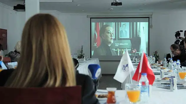 DEÜ'nün deprem belgeselinin basın gösterimi yapıldı