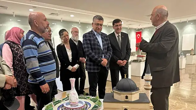 DPÜ'den 'Zamanın İzinde: Kütahya'nın Renkleri' sergisi