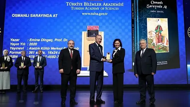 DPÜ'lü Prof. Dr. Emine Dingeç'e 2021 TÜBA-TESEP ödülü