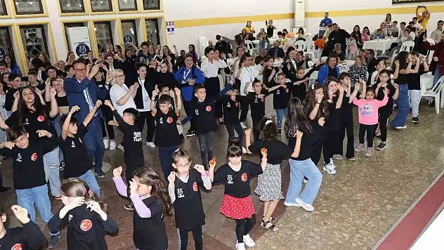 Dünya çocukları bu kez depremzedeler için buluştu