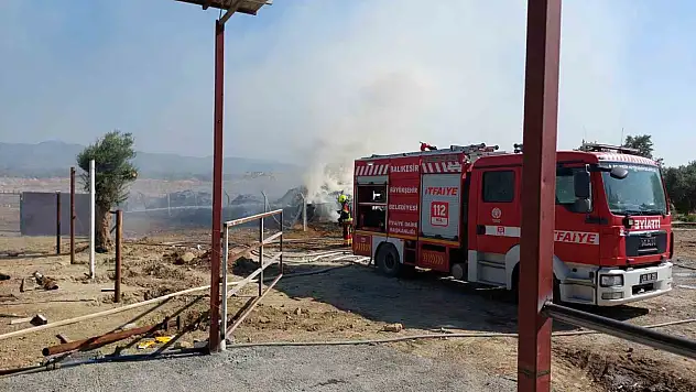 Edremit'te besi çiftliğinde yangın paniği