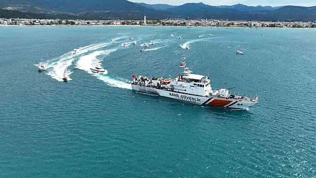 Edremit'te Kabotaj Bayramı tekne korteji ile kutlandı