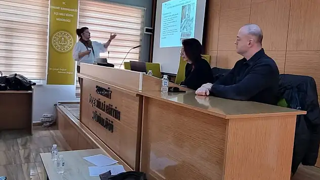 Edremit'te kasap ve şarküterilere hijyen eğitimi verildi