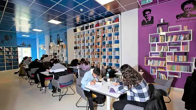 Efeler'de yeni kitap kafe ve hanımevi açılacak