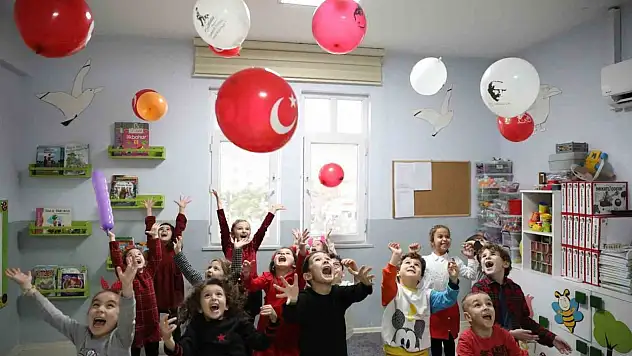 Efeler'in minik yüreklerinden depremzede anneler için büyük kampanya