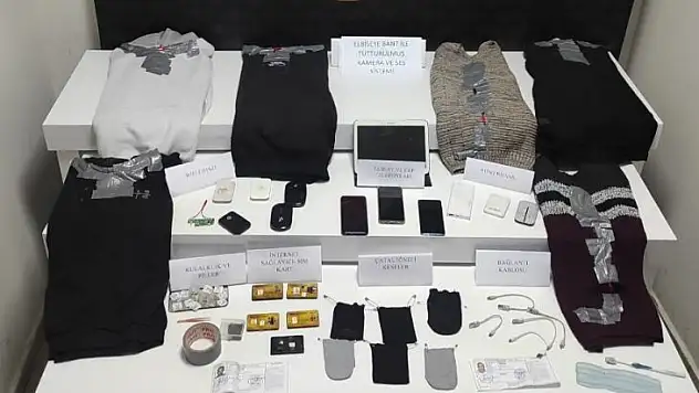 Ehliyet sınavında yakalanan 78 parçalık kopya düzeneği şok etti