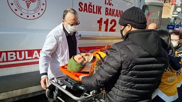 Ehliyetsiz sürücünün çarptığı kadına ilk müdahaleyi başhekim yaptı