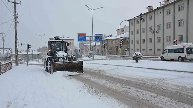Emet'te karla mücadele çalışmaları