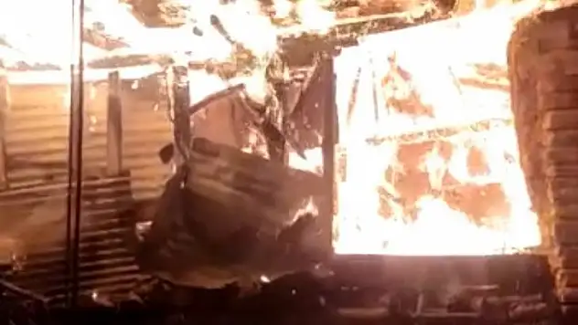 Emet'te samanlık yangını