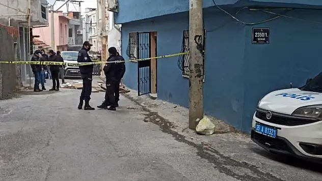 Evinde boğazı kesilmiş halde bulunan kadın hayatını kaybetti