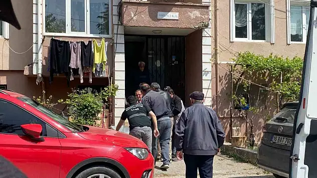 Evinde ölü bulundu