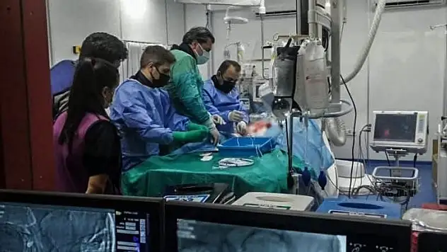 Felçli hastaya başarılı müdahale