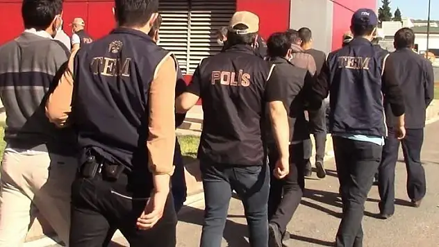 FETÖ ve PDY'ye yardım eden 2 kişi tutuklandı