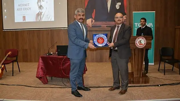 Gediz'de 'Yüreklerde Âkif, Dillerde Hürriyet' konulu konferans