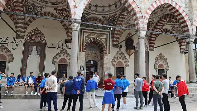 Genç voleybolcular Manisa'da buluştu
